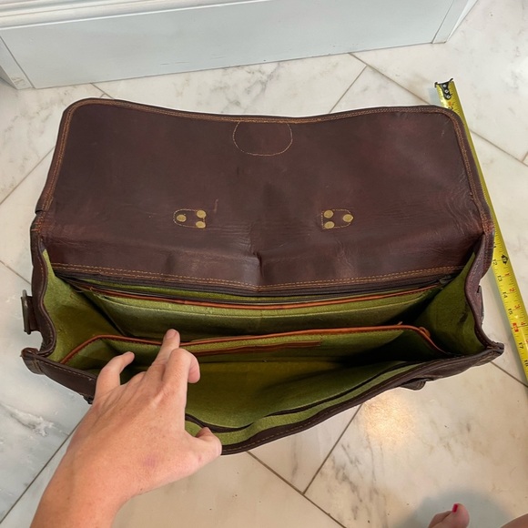 HLC Handmade brown leather multi pocket messenger bag satchel missing strap EUC - Picture 6 of 8